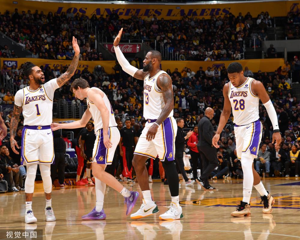 扣人心弦的 扣人心弦的